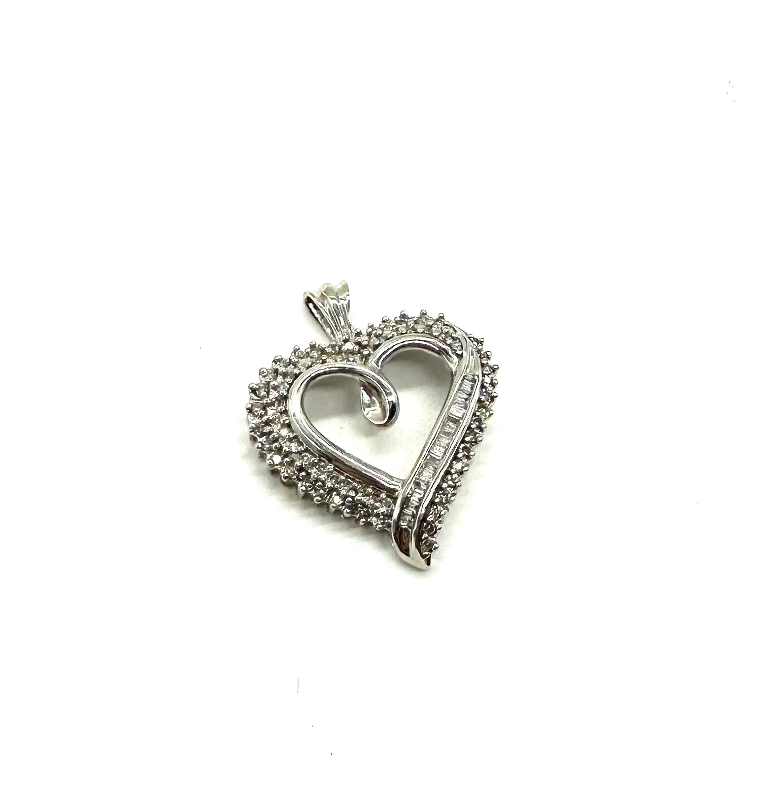 1/2 Ctw Diamond Heart Cutout Pendant