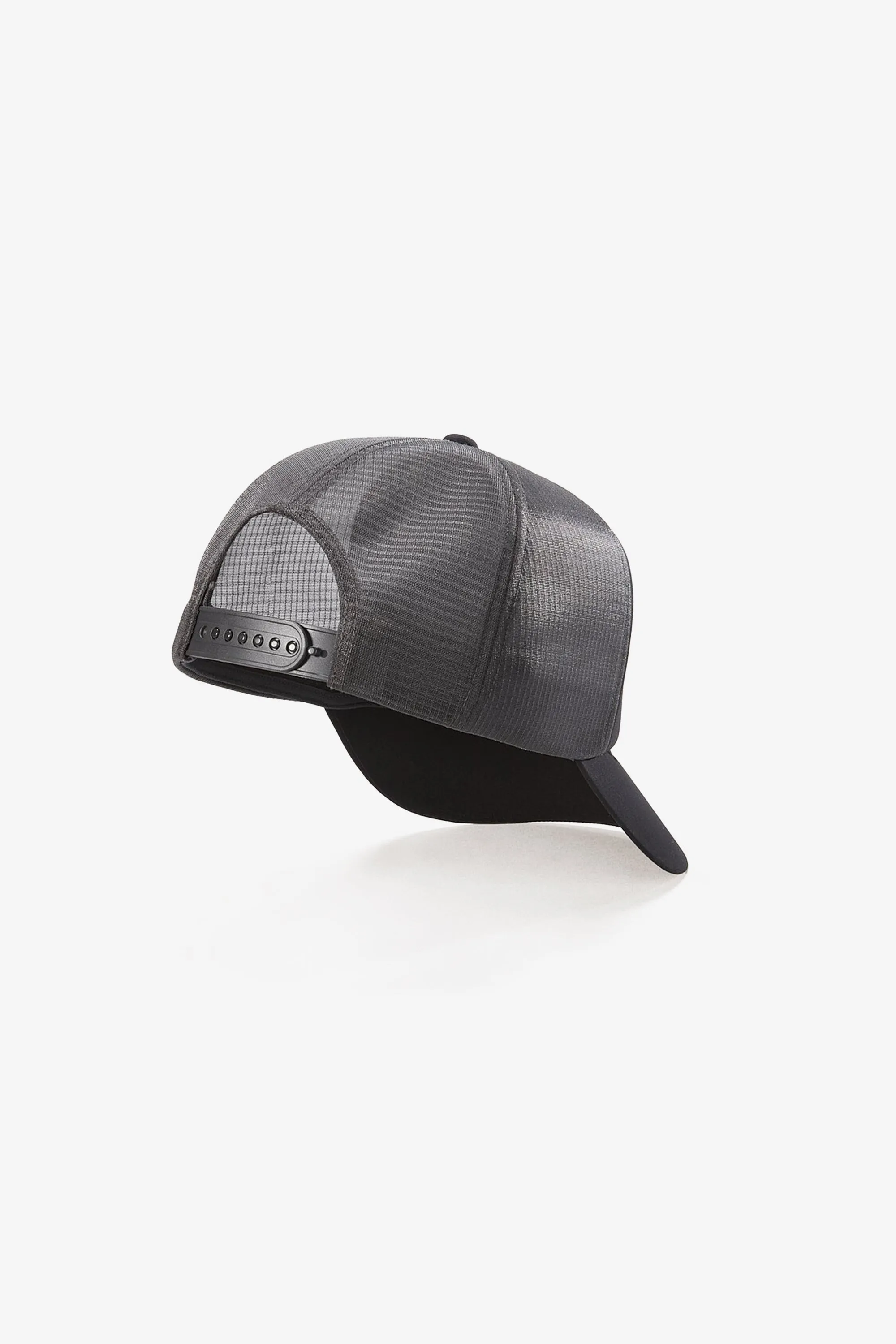 Arc'teryx Men's Bird Word Trucker Curved Hat in Black/Graphite