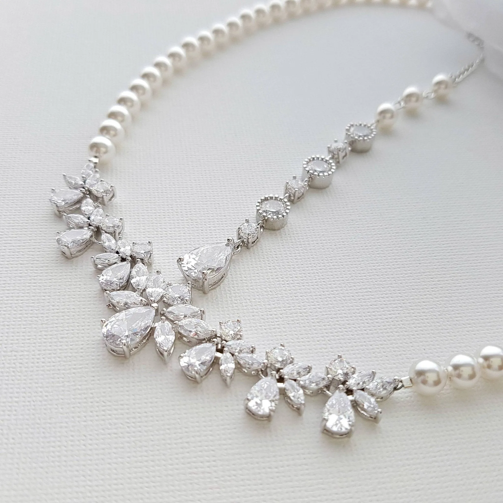 Back Bridal Necklace, Crystal and Pearl Wedding Necklace, Wedding Back Necklace, Necklace with Backdrop, Back Bridal Jewelry, Nicole