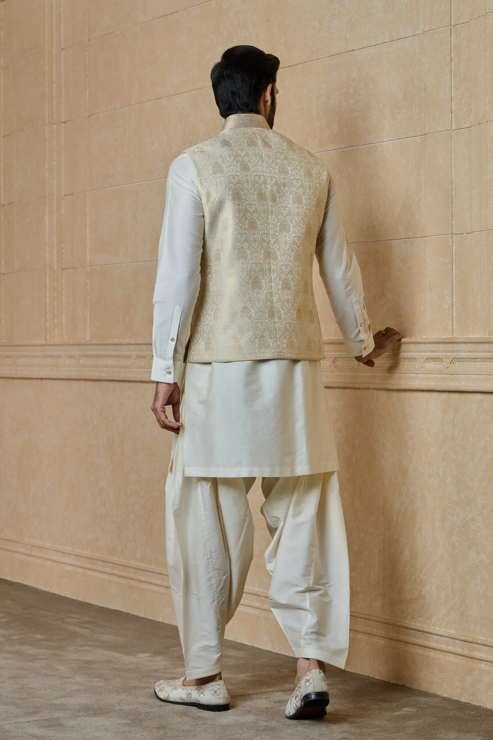 Classic Brocade Kurta Bundi Set