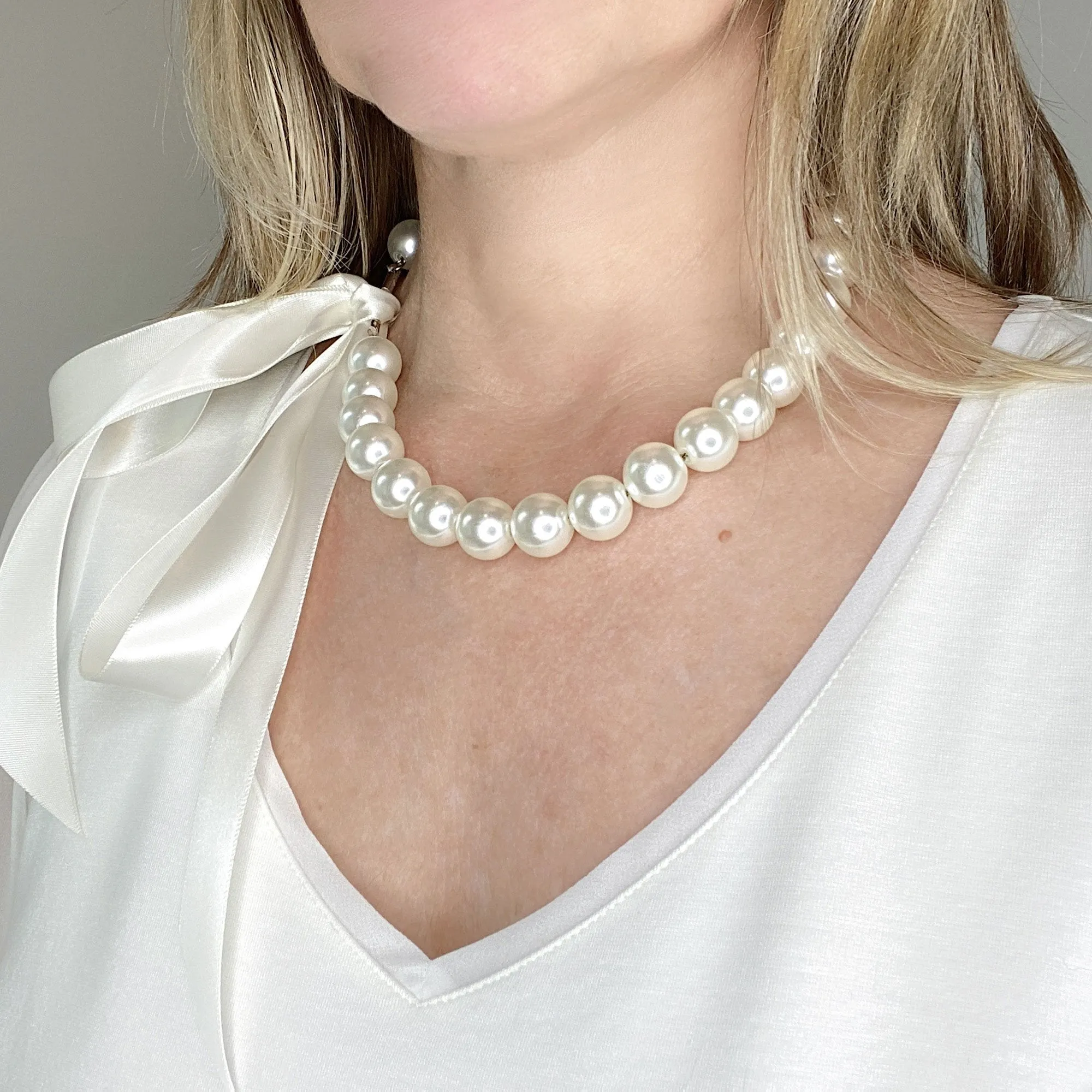 FATIMA ivory pearl ribbon tie necklace (more colours available)