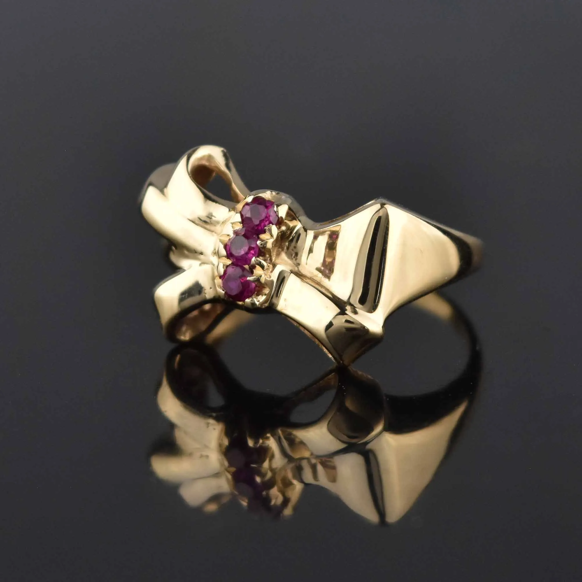 Vintage 10K Gold Ruby Gemstone Ribbon Bow Ring