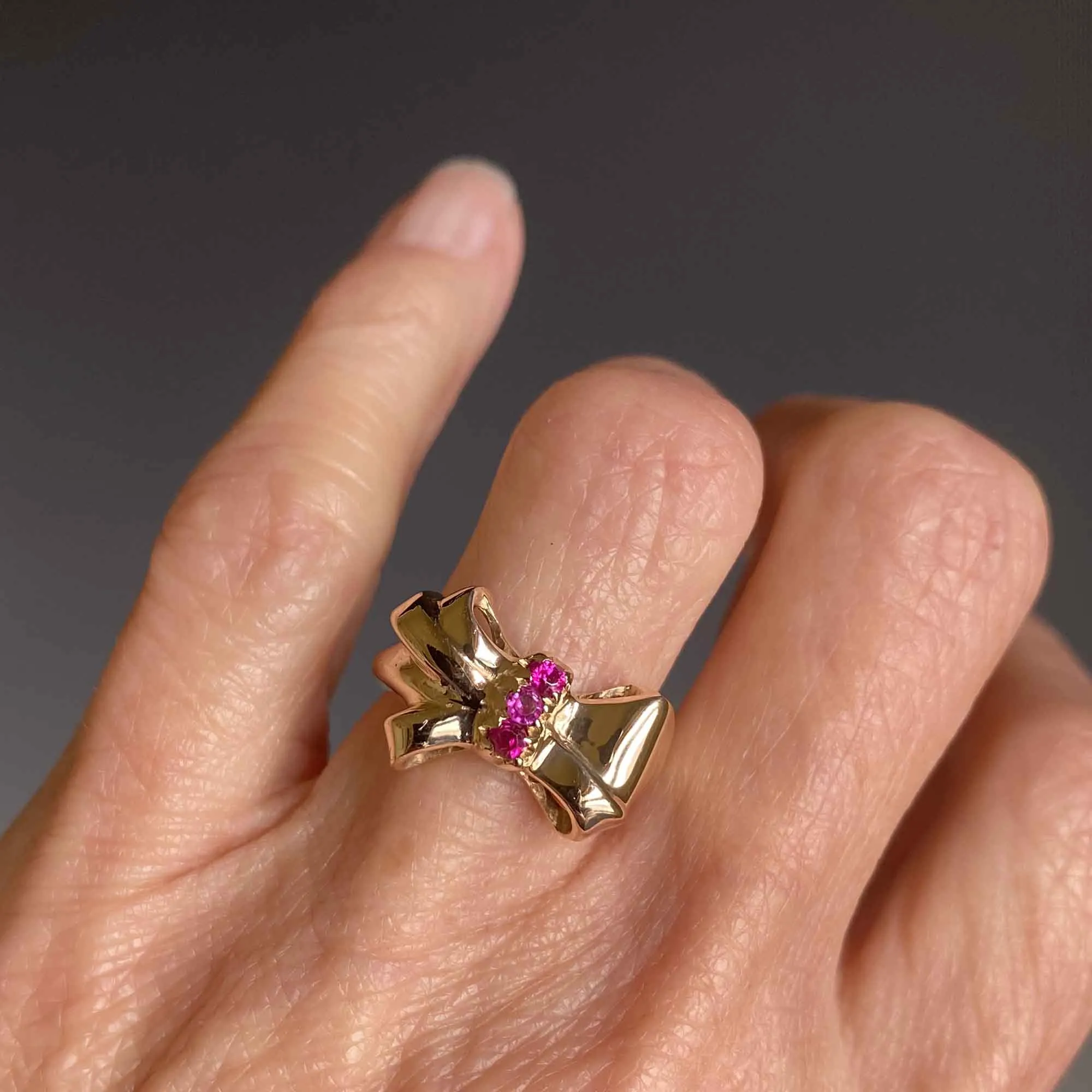 Vintage 10K Gold Ruby Gemstone Ribbon Bow Ring